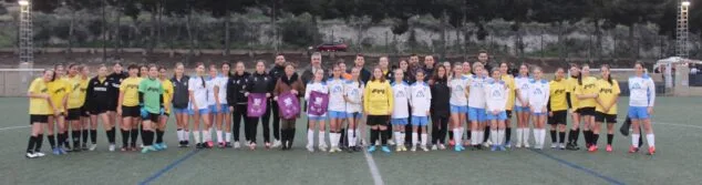 Imagen: Mujeres del fútbol femenino de Benitatxell y Benissa