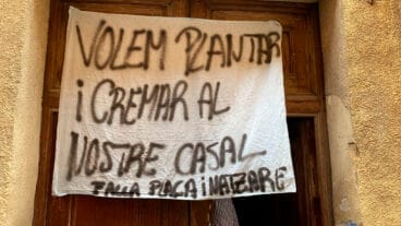 Pancarta en el casal de la Falla Plaça i Natzarè de Pego
