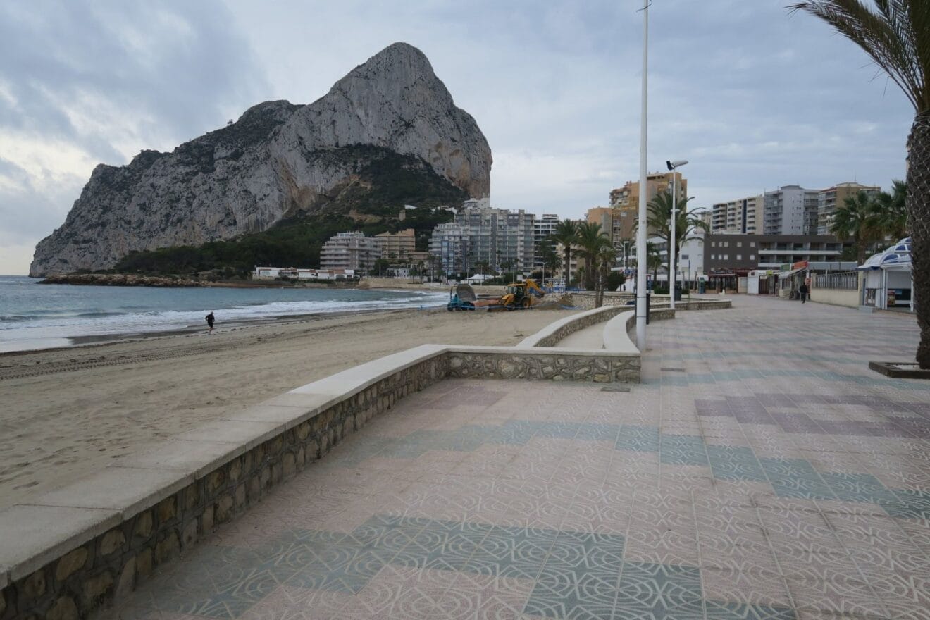 Paseo marítimo de la Fossa de Calp