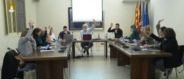 pleno del ayuntamiento de pedreguer que aprueba la nueva empresa publica del agua municipal 1