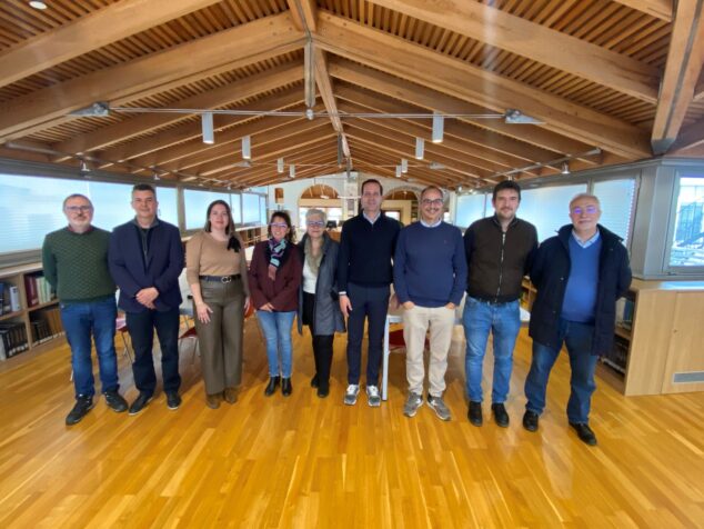 Imagen: Representantes de la XLV edición de los Premis 25 d’Abril Vila de Benissa 2025