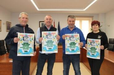 Representantes de los restaurantes de Benitatxell donde probar la fava poblera