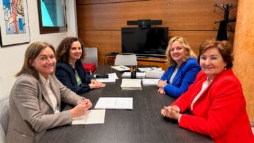 reunion de representantes del ayuntamiento de calp con la conselleria de sanidad