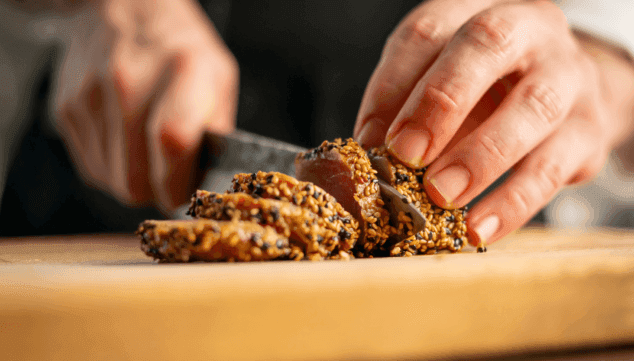 tataki de tonyina roja frescor i qualitat a cada mos