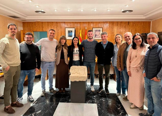 Imagen: Verónica Crespo toma posesión en Ondara junto a sus compañeros de Compromís en la Marina Alta