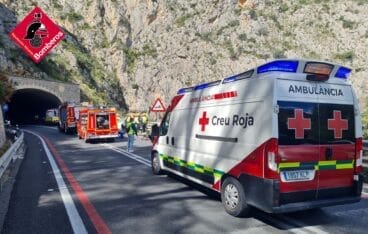 Ambulancias y Bomberos en los túneles del Mascarat en Calp