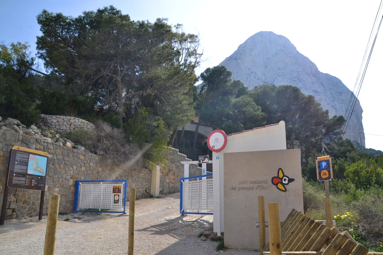 Entrada al Parque Natural del Peñón de Ifach de Calp