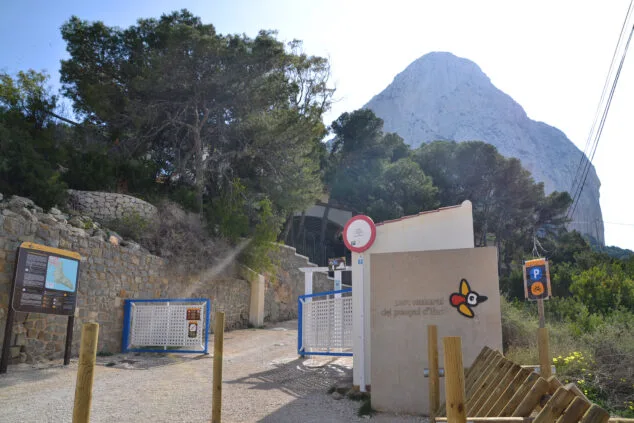 Imagen: Entrada al Parque Natural del Peñón de Ifach de Calp