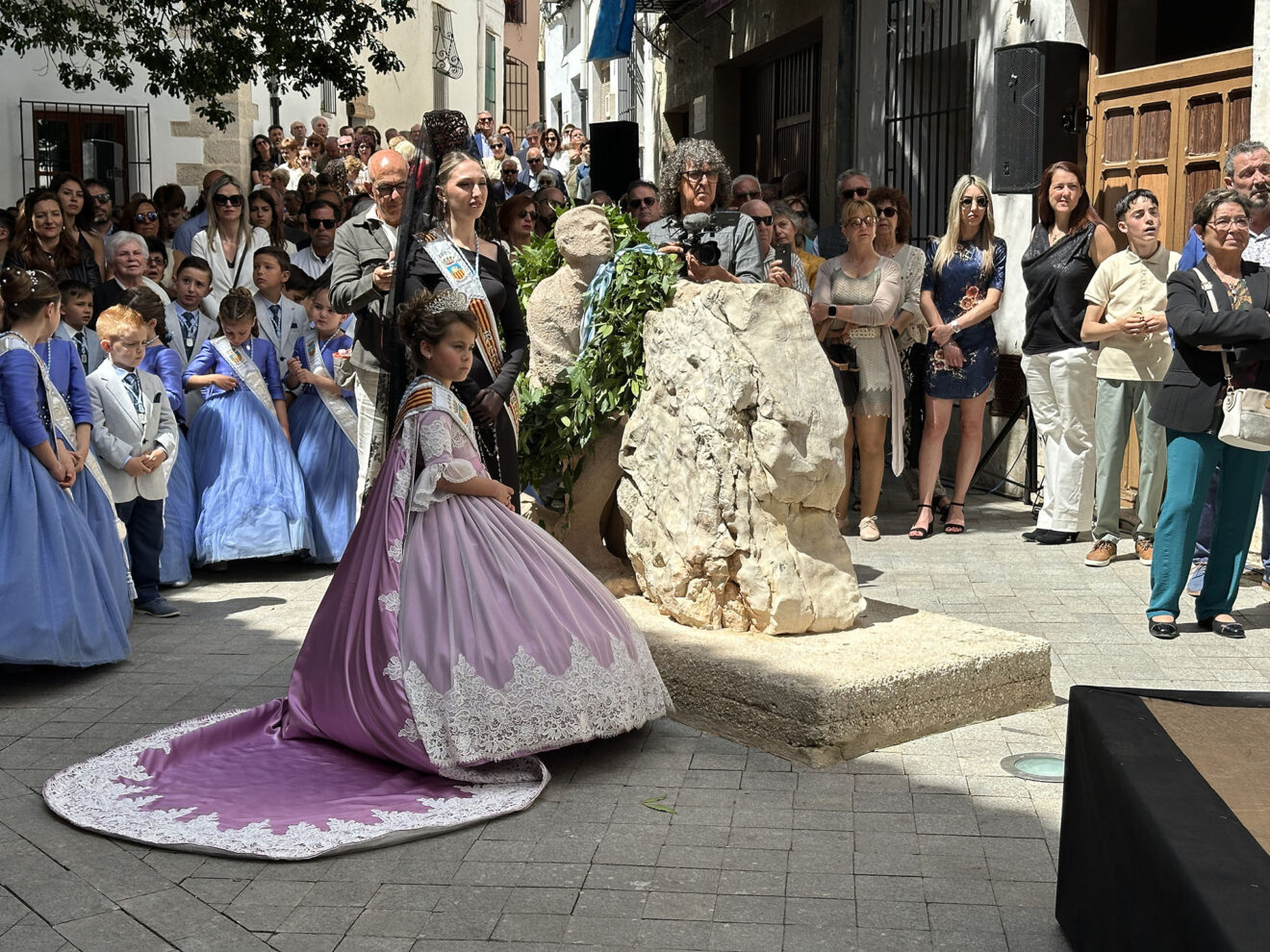 Ofrenda de flores al monumento del Riberer de Benissa en 2025