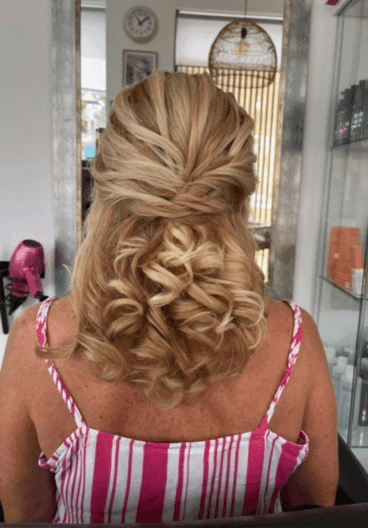 Frisuren und Hochsteckfrisuren bei Nou Estil by Ágata
