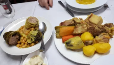 Puchero valenciano tradicional