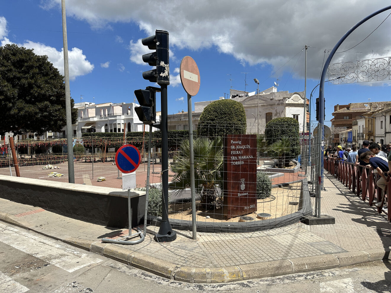 Recinto de la mascletada en las fiestas patronales de Benissa de 2025