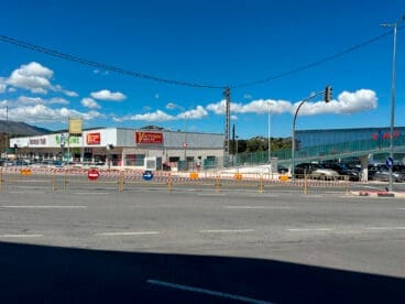 Regulación del tráfico durante el apagón en Calp