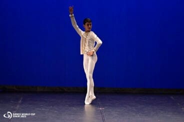 Toni Ferrando (Pego) sobre el escenario de la Dance World Cup en Burgos