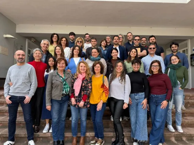 trabajadores y representantes del proyecto en calp