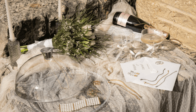 variedad de joyas en montenegro joyeros