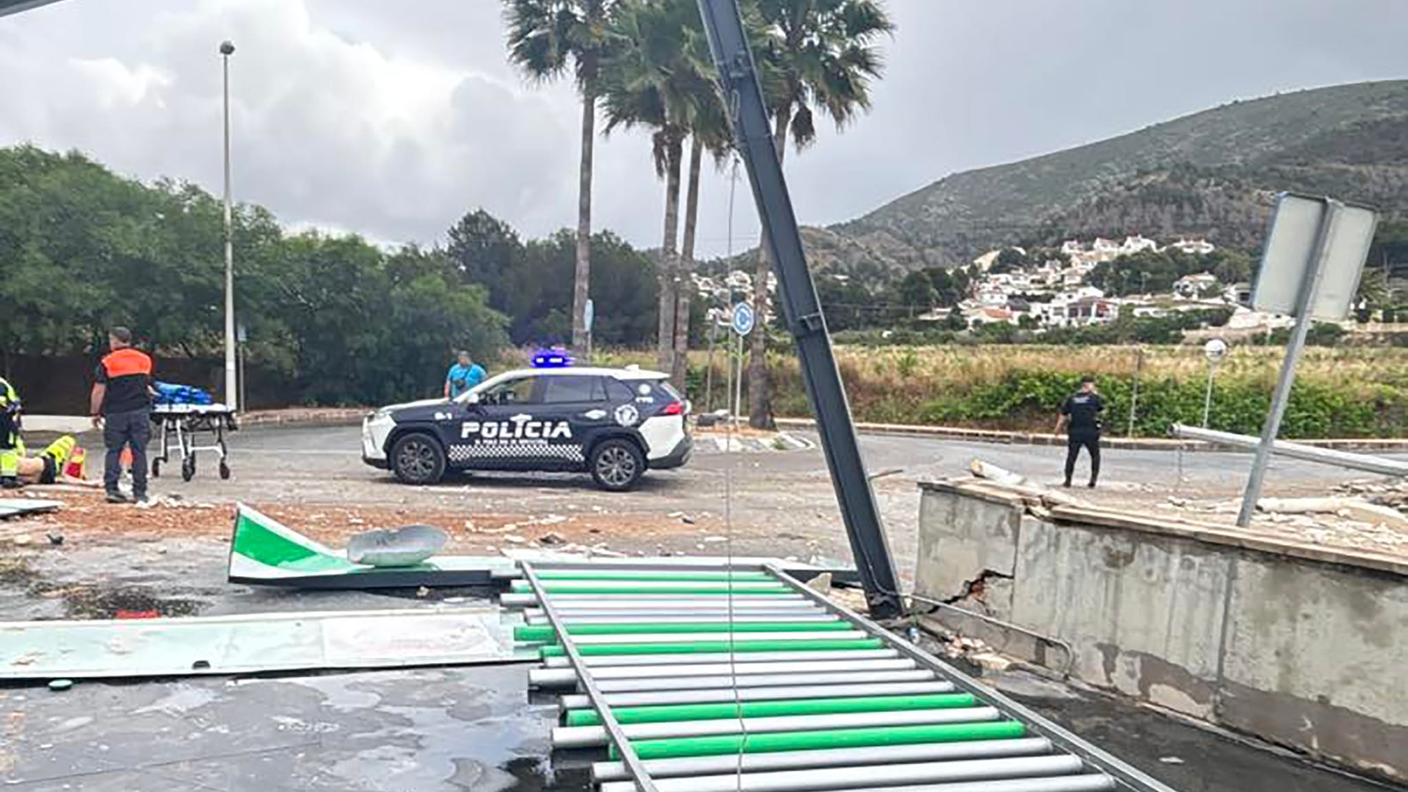 accidente en el supermercado en benitatxell imagen de la policia local de
