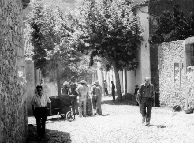 avinguda constitucio de parcent siendo asfaltada arxiu municipal de parcent