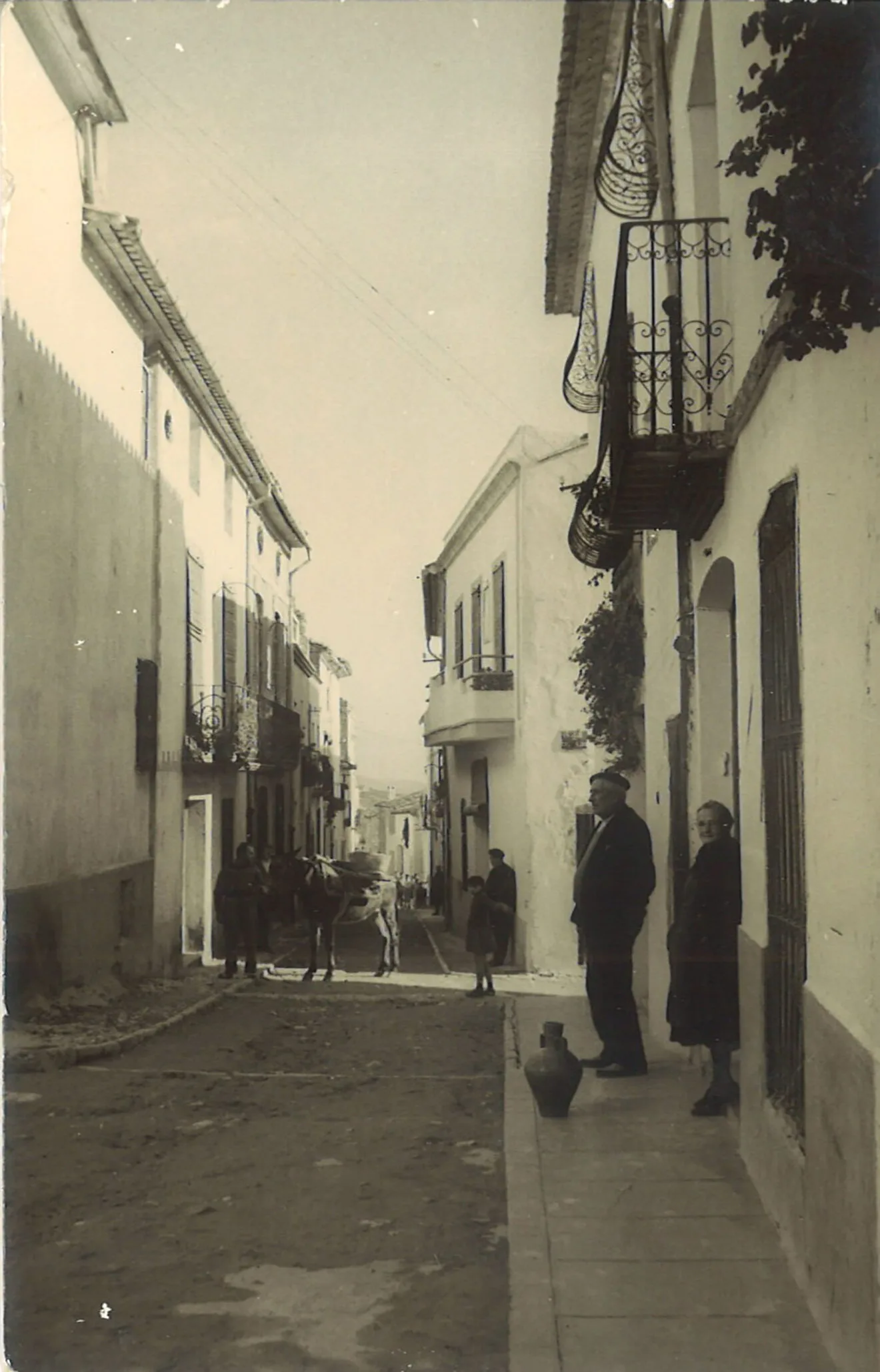 Carrer del Mig de Parcent en 1958 - Arxiu Municipal de Parcent