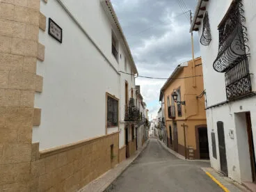 Carrer del Mig de Parcent en 2025