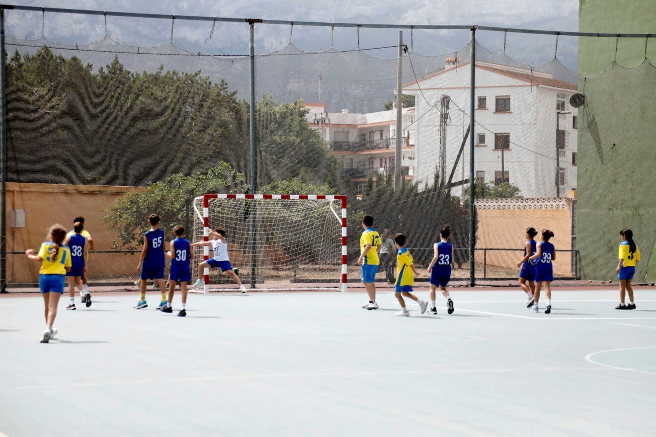 Competiciones del sábado de los Minijocs en Dénia 1