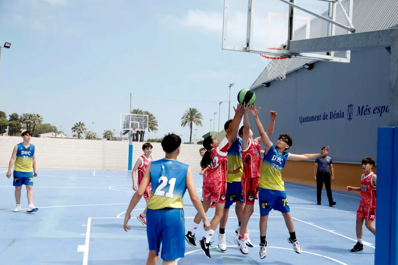 Competiciones del sábado de los Minijocs en Dénia 5