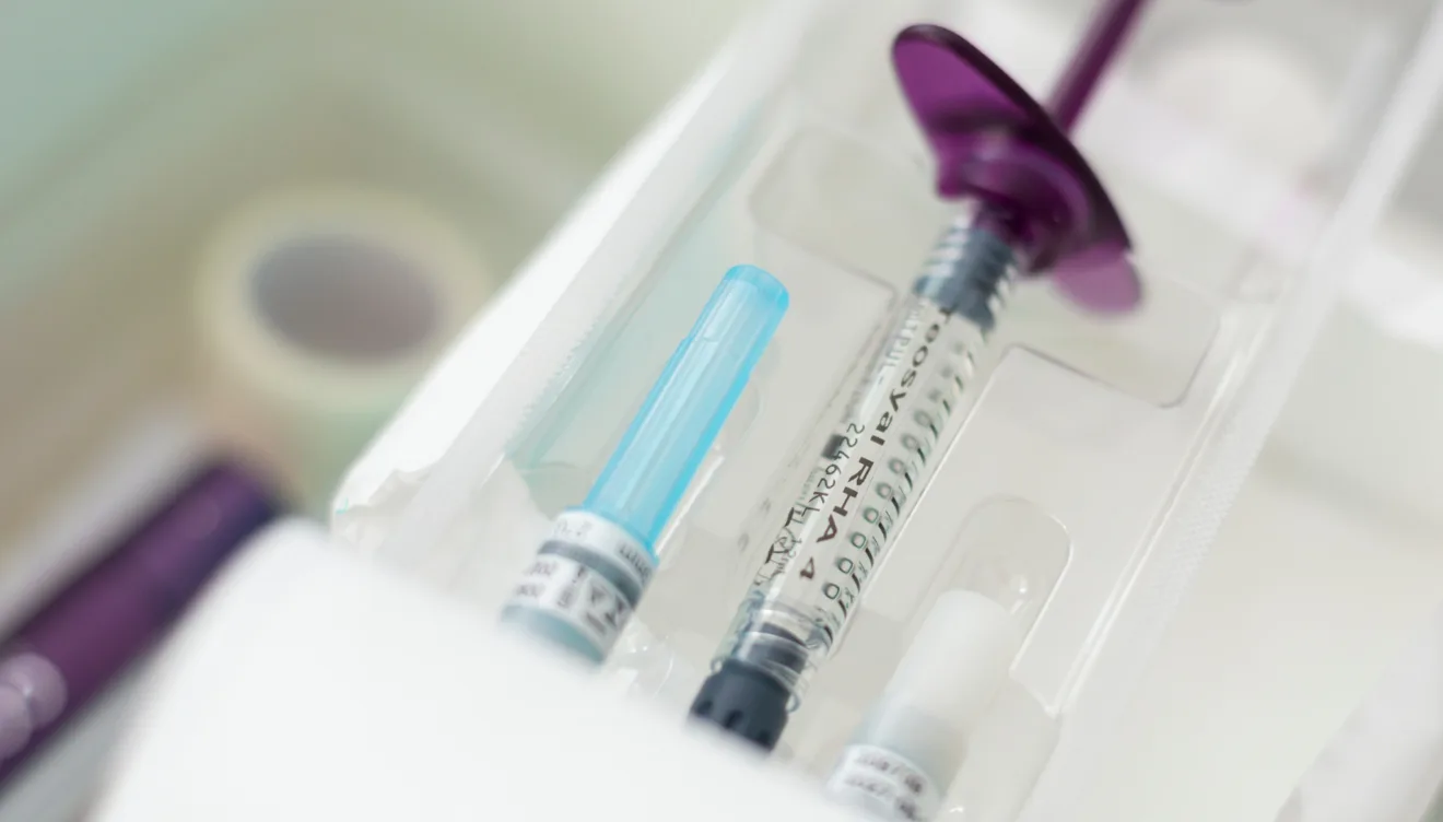 Híbrido inyectable de colágeno y ácido hialurónico que es, cómo actua y beneficios