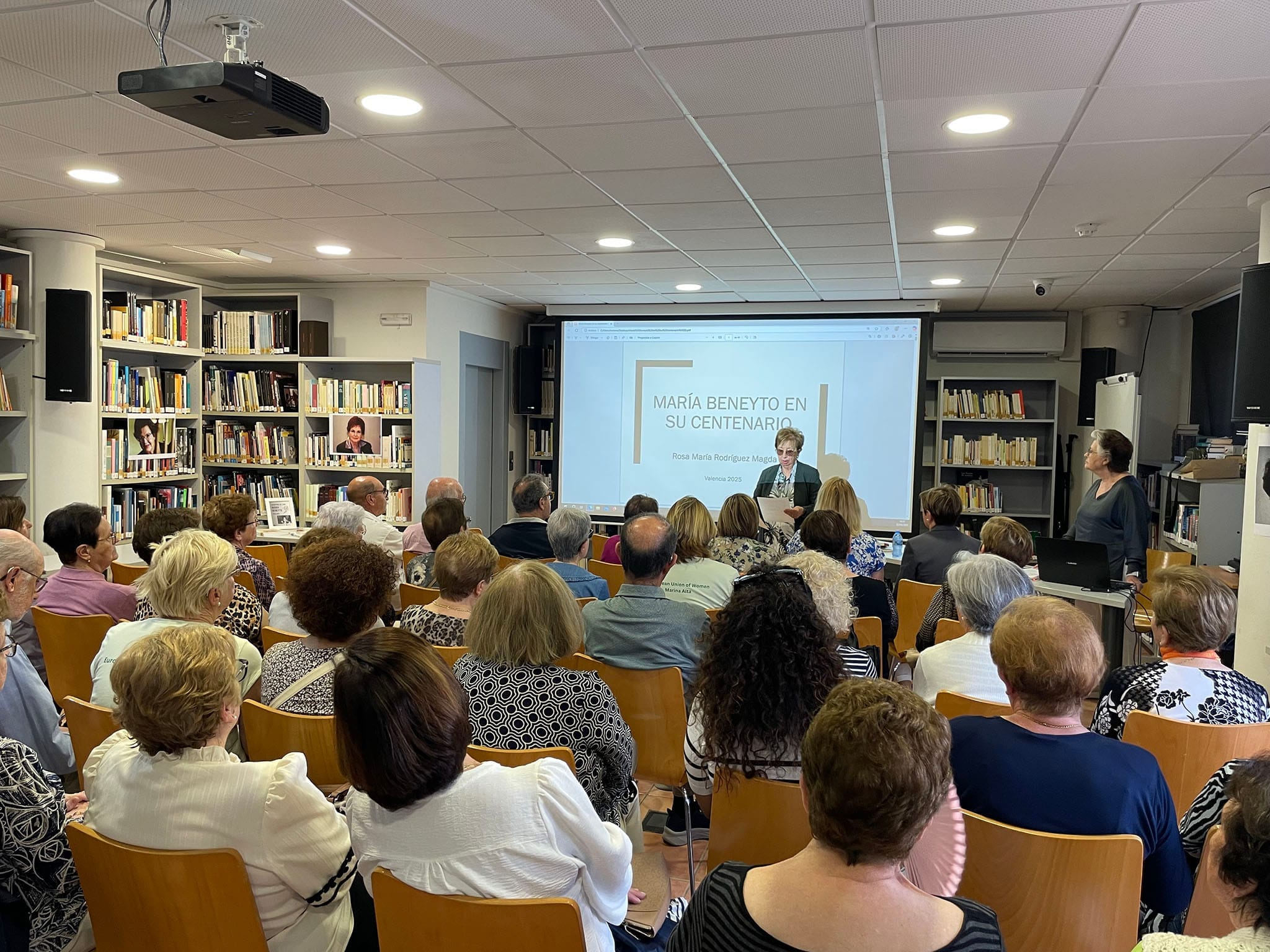 homenaje a maria beneyto en la biblioteca de