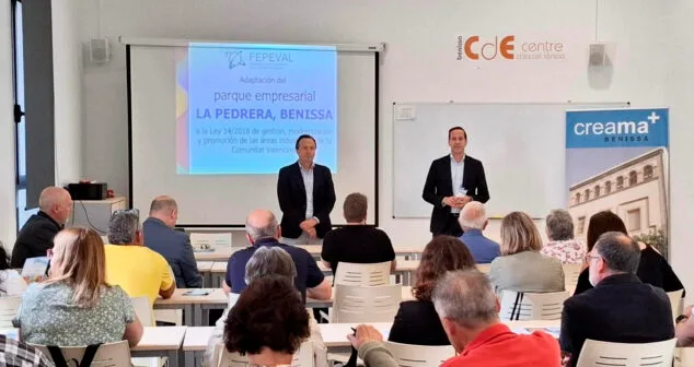 imagen de la reunion con los empresarios del poligono de benissa