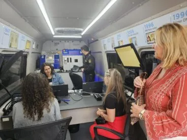 La Policía Nacional expide el DNI y pasaporte de forma inmediata en Calp en su nueva unidad móvil