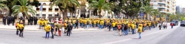 Manifestación de los Bomberos de Alicante frente a la Diputación