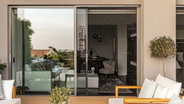 Imagen: Mosquitera plisada con Alucardona: elegancia, funcionalidad y versatilidad