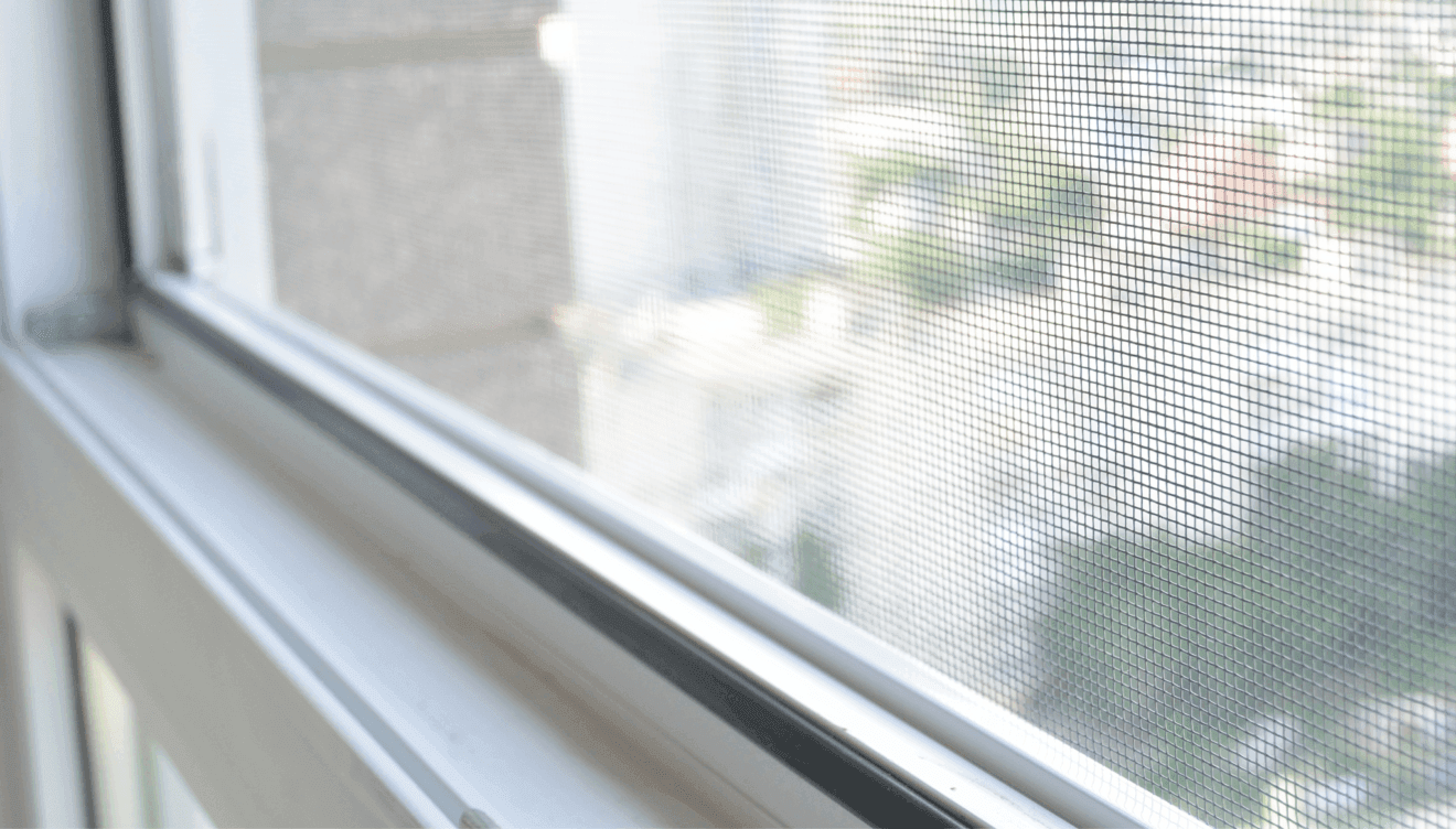 Mosquiteras fijas resistentes que no requieren mantenimiento diario