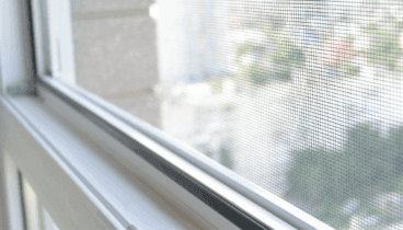 Mosquiteras fijas resistentes que no requieren mantenimiento diario