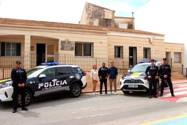 nuevos vehiculos de la policia local de benitatxell