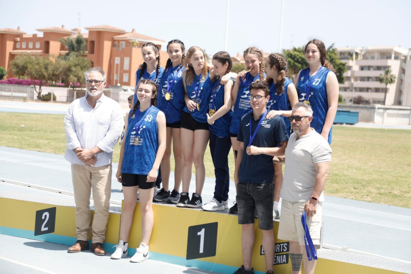 El equipo de básquet consigue la medalla de oro
