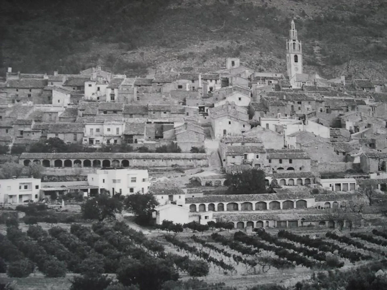 Panorámica de Parcent en el siglo pasado - Arxiu Municipal de Parcent