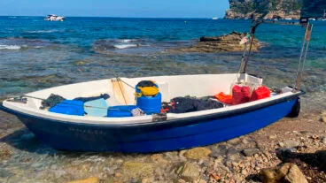 patera varada en la cala de la barraca en xabia archivo