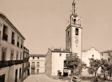 Plaça del Poble y la iglesia de la Puríssima Concepció de Parcent – Arxiu Municipal de Parcent
