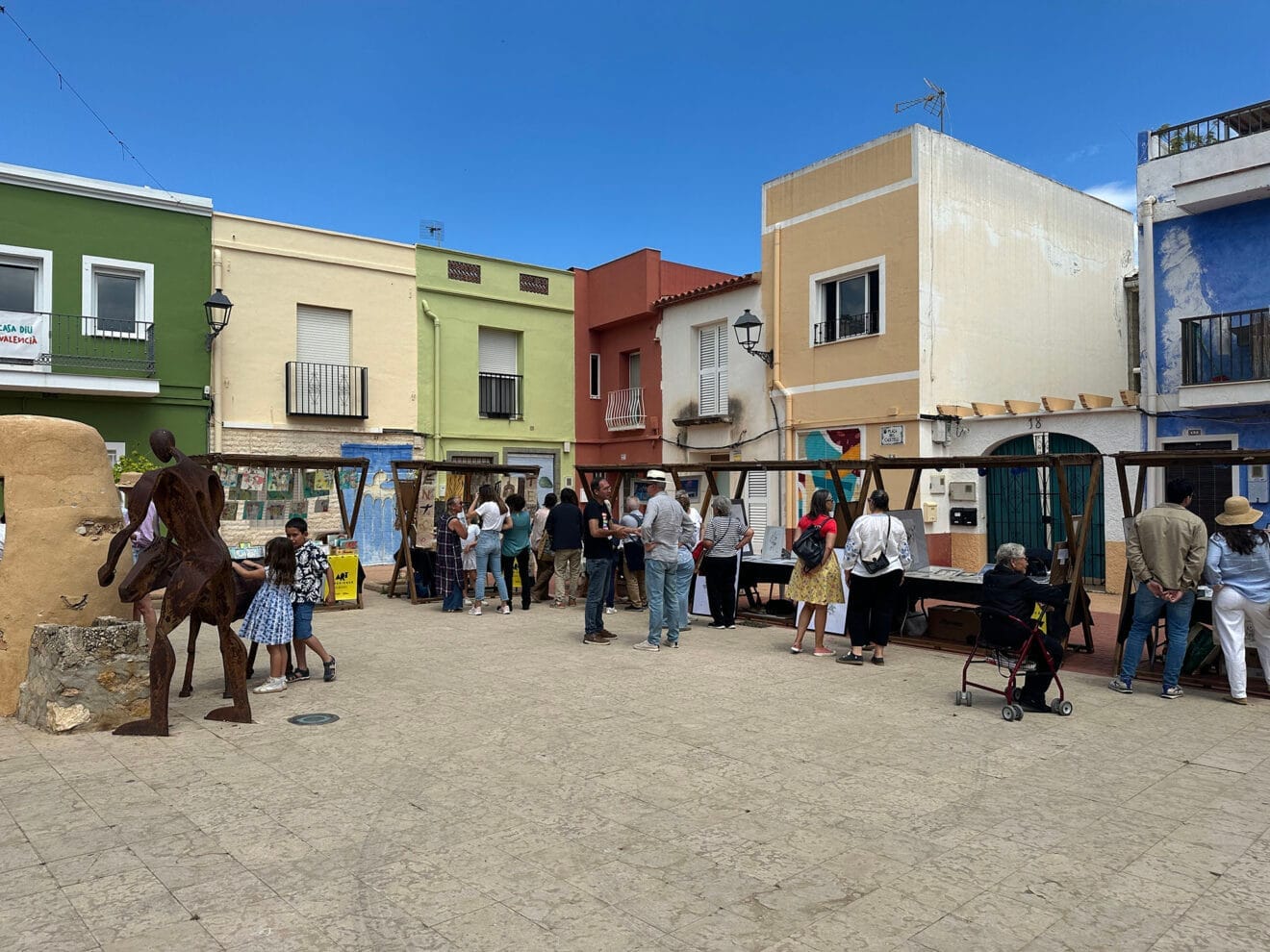 Primer Mercat d'Art en Els Poblets en mayo de 2025 01