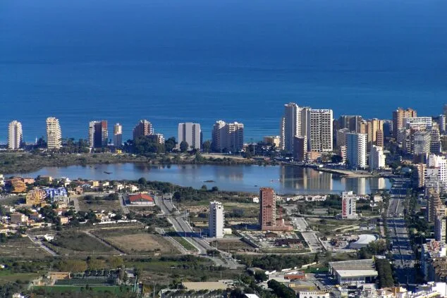 На фото: солончаки Кальпа