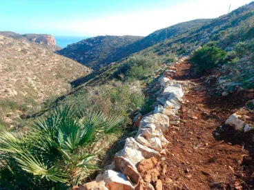 Senda de la ruta recuperada del Camí de les Pesqueres de Benitatxell