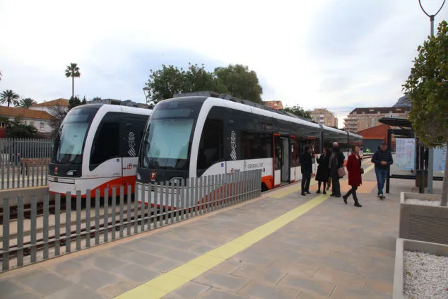 Imagen: Trenes en la estación de Dénia (archivo)
