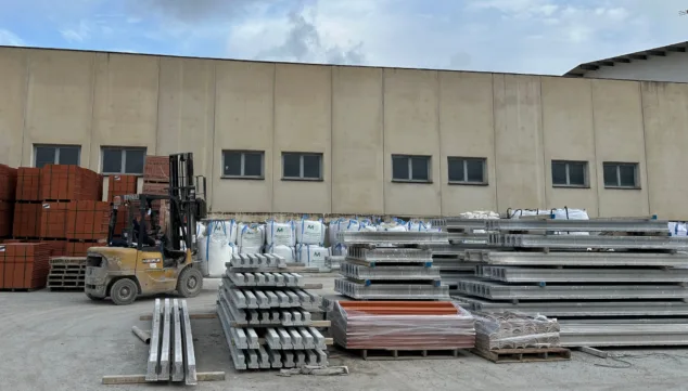 variedad de materiales de construccion en la marina alta