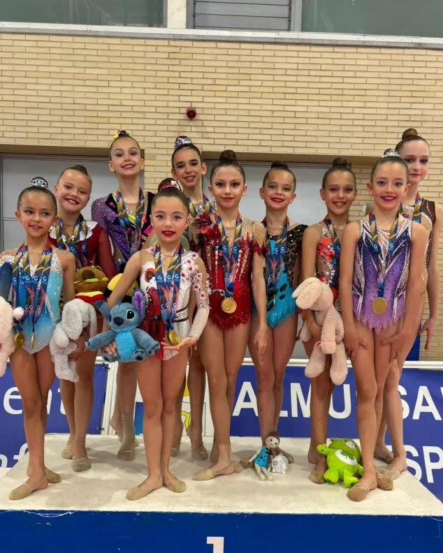 Imagem: Ginastas da Calp no pódio