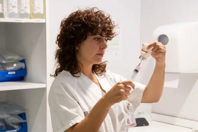 Imagen: Enfermera en el Departamento de Salud de Dénia