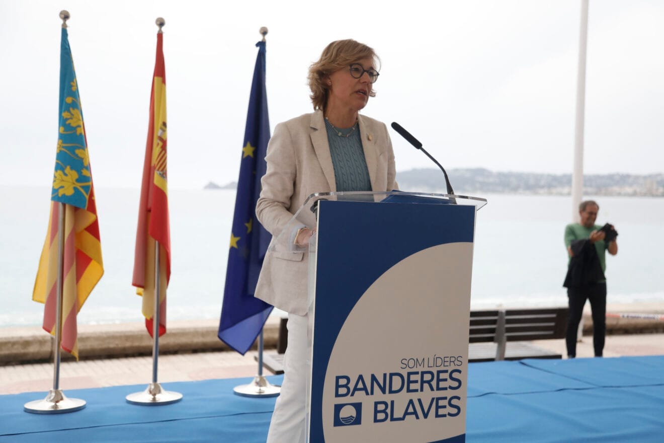 Xàbia acoge la entrega de banderas azules 2025 (3)
