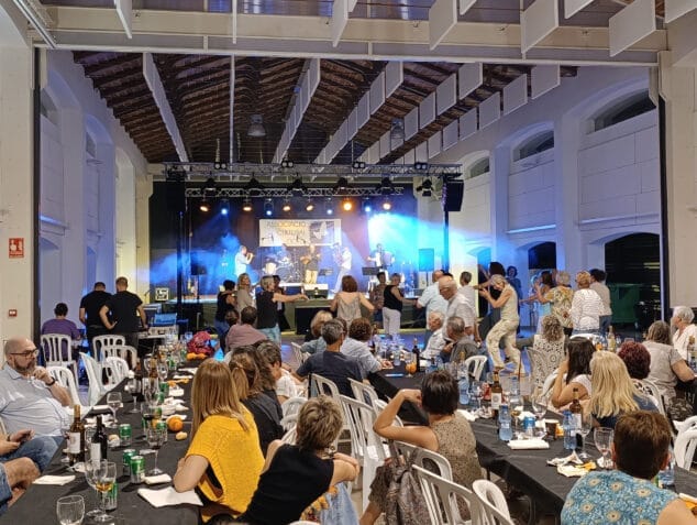 Imagen: Baile en la cena anual de la Asociación Cultural Ocell este 2025