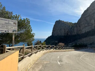 Bajada a pie a la cala del Moraig de Benitatxell