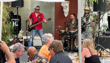 de jueves a domingo cresol 66 invita a cantantes locales a tocar musica en directo
